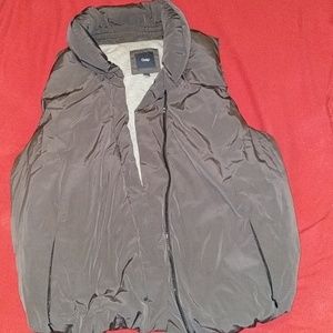 Gap puffer vest